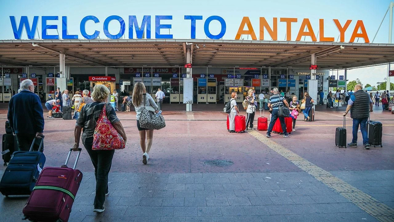 Antalya Havalimanı geniş açı çekim