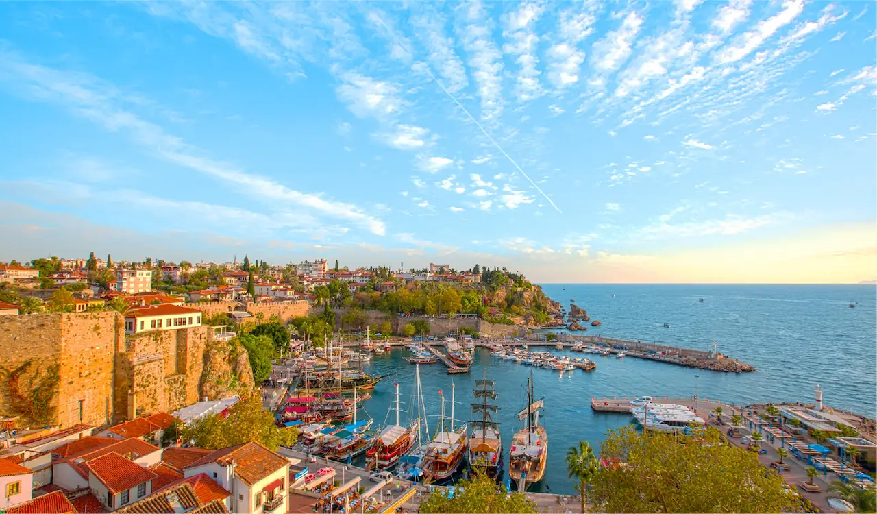 Antalya Kaleiçi ve Gökyüzü